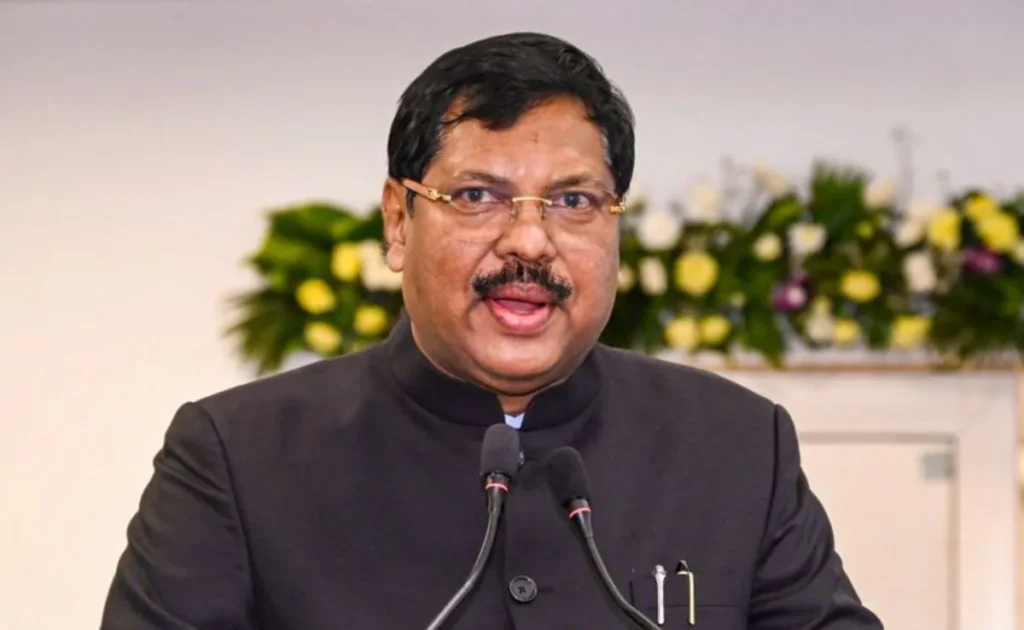 jr1i25uo_chief-justice-br-gavai_625x300_11_June_25